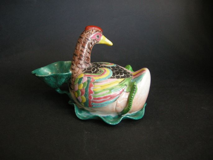 Duck on a lotus leaf porcelain famille rose | MasterArt